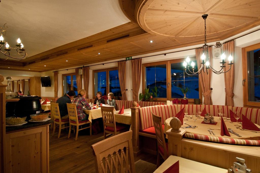 Gasthof Alpenblick Tobadill Exterior foto